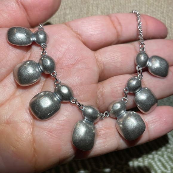 Dutchess Necklace, Violet and Rhodium Plated - Picture 5 of 5